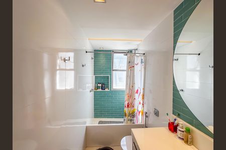 Apartamento à venda com 280m², 5 quartos e 4 vagasBanheiro social