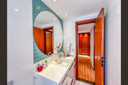 Apartamento à venda com 280m², 5 quartos e 4 vagasBanheiro social