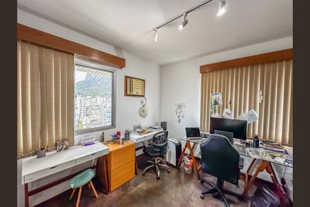 Apartamento à venda com 280m², 5 quartos e 4 vagasEscritório 