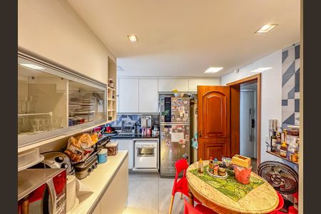 Apartamento à venda com 280m², 5 quartos e 4 vagasCozinha