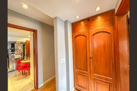 Apartamento à venda com 280m², 5 quartos e 4 vagasCorredor