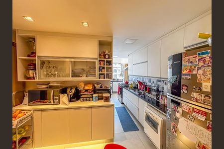 Apartamento à venda com 280m², 5 quartos e 4 vagasCozinha