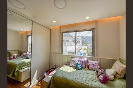 Apartamento à venda com 280m², 5 quartos e 4 vagasQuarto 2