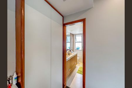 Apartamento à venda com 280m², 5 quartos e 4 vagasCorredor