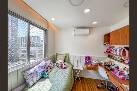 Apartamento à venda com 280m², 5 quartos e 4 vagasQuarto 2