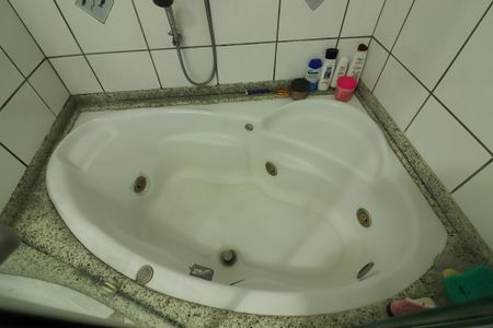 Apartamento à venda com 188m², 4 quartos e 4 vagasSuíte 1 Banheiro