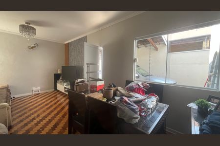 Casa para alugar com 200m², 3 quartos e 4 vagas Casa para alugar com 200m², 3 quartos e 4 vagasSala de Jantar