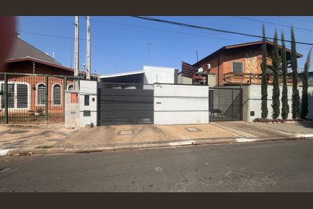Casa para alugar com 200m², 3 quartos e 4 vagas Casa para alugar com 200m², 3 quartos e 4 vagasFachada