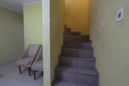 Casa à venda com 160m², 3 quartos e 2 vagasEscadas