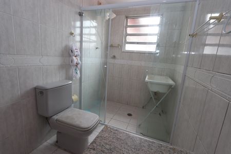 Casa à venda com 160m², 3 quartos e 2 vagasBanheiro da Suíte