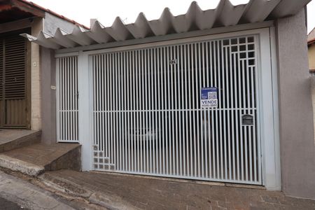 Casa à venda com 160m², 3 quartos e 2 vagasFachada
