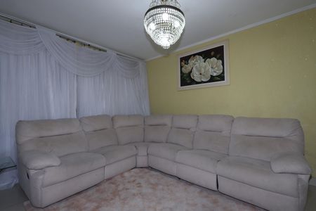 Casa à venda com 160m², 3 quartos e 2 vagasSala