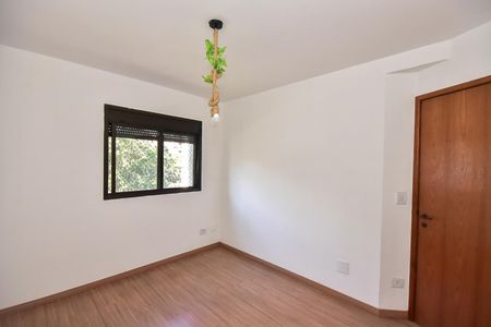 Apartamento à venda com 269m², 4 quartos e 2 vagasQuarto 2