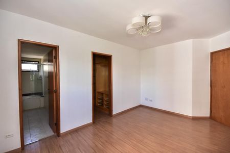 Apartamento à venda com 269m², 4 quartos e 2 vagasSuíte 2