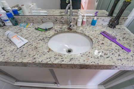 Apartamento à venda com 56m², 2 quartos e 1 vagaBanheiro social