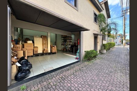 Casa à venda com 396m², 7 quartos e 3 vagas Casa à venda com 396m², 7 quartos e 3 vagasFoto 01