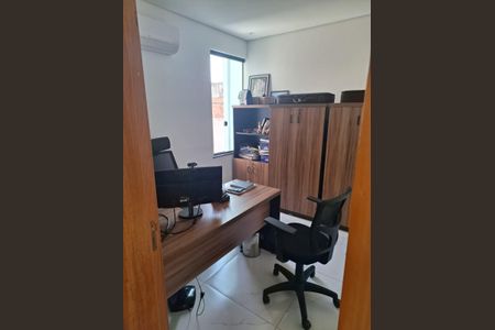 Quarto 2 de apartamento para alugar com 2 quartos, 84m² em Novo Eldorado, Contagem