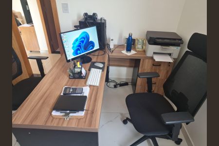 Quarto 2 de apartamento para alugar com 2 quartos, 84m² em Novo Eldorado, Contagem