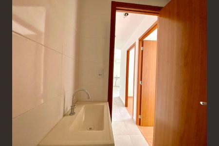 Apartamento à venda com 45m², 2 quartos e 1 vaga Apartamento à venda com 45m², 2 quartos e 1 vagaBanheiro