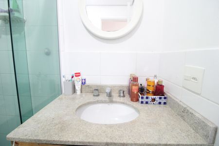 Casa à venda com 95m², 3 quartos e 2 vagasBanheiro