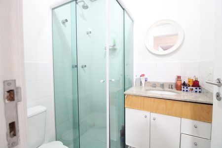 Casa à venda com 95m², 3 quartos e 2 vagasBanheiro