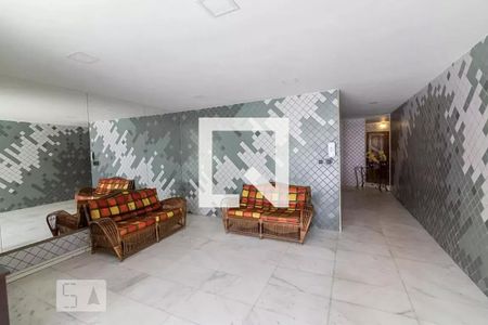 Apartamento à venda com 80m², 3 quartos e 1 vaga Apartamento à venda com 80m², 3 quartos e 1 vagaHall