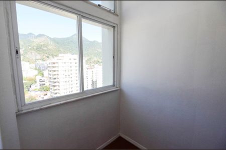 Apartamento à venda com 80m², 3 quartos e 1 vaga Apartamento à venda com 80m², 3 quartos e 1 vagaQuarto de Serviço