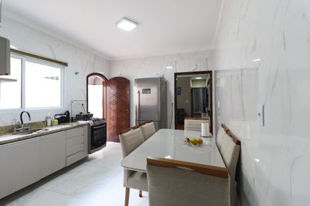 Casa à venda com 125m², 2 quartos e 2 vagas Casa à venda com 125m², 2 quartos e 2 vagasCozinha