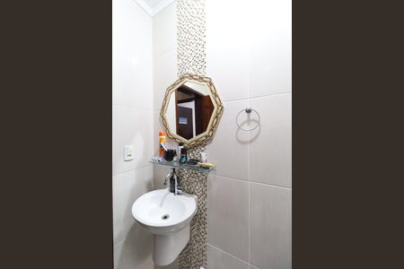 Casa à venda com 125m², 2 quartos e 2 vagas Casa à venda com 125m², 2 quartos e 2 vagasBanheiro Social