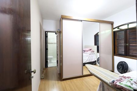 Casa à venda com 125m², 2 quartos e 2 vagas Casa à venda com 125m², 2 quartos e 2 vagasSuíte