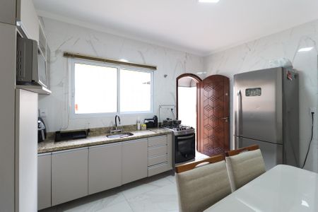 Casa à venda com 125m², 2 quartos e 2 vagas Casa à venda com 125m², 2 quartos e 2 vagasCozinha