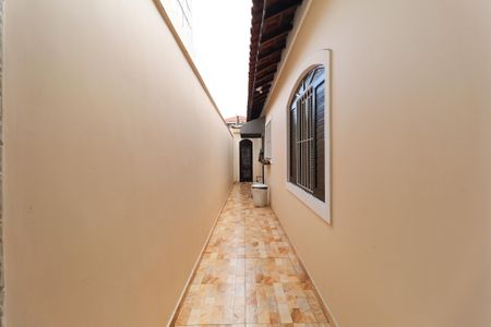 Casa à venda com 125m², 2 quartos e 2 vagas Casa à venda com 125m², 2 quartos e 2 vagasCorredor