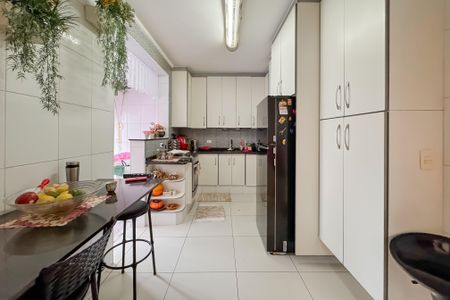 Apartamento para alugar com 100m², 2 quartos e 1 vaga Apartamento para alugar com 100m², 2 quartos e 1 vagaCozinha