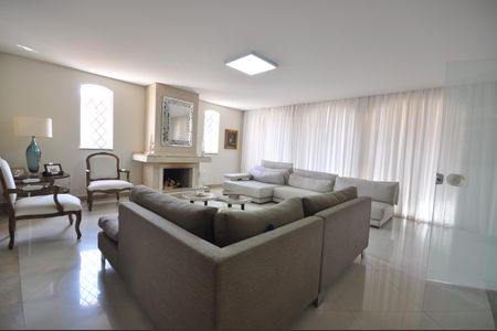 Sala de estar de casa para alugar com 4 quartos, 650m² em Jardim Leonor Mendes de Barros, São Paulo