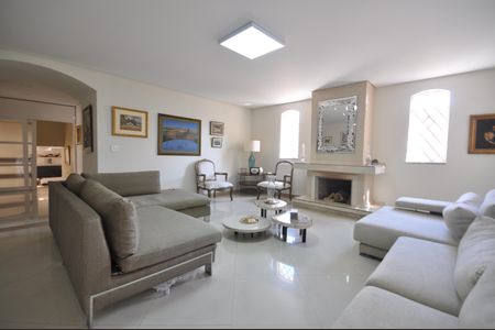 Sala de estar de casa para alugar com 4 quartos, 650m² em Jardim Leonor Mendes de Barros, São Paulo