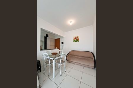 Apartamento para alugar com 77m², 2 quartos e 1 vagaSala