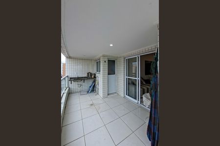 Apartamento para alugar com 77m², 2 quartos e 1 vagaSacada
