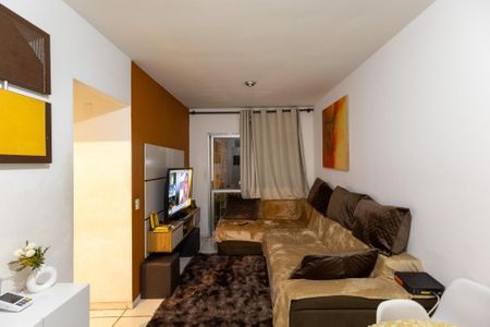 Sala de estar de apartamento à venda com 3 quartos, 67m² em Santa Constança, São Paulo