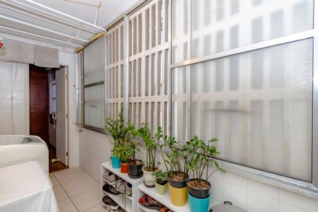 Apartamento à venda com 77m², 3 quartos e 1 vagaÁrea de Serviço