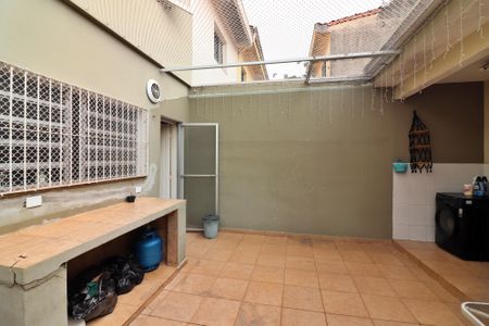 Casa à venda com 120m², 3 quartos e 2 vagasQuintal 
