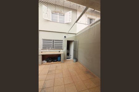 Casa à venda com 120m², 3 quartos e 2 vagasÁrea de Serviço