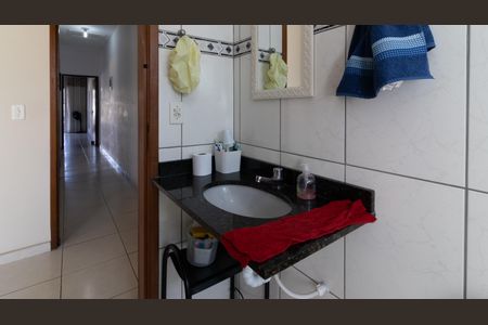 Casa à venda com 300m², 3 quartos e 2 vagas Casa à venda com 300m², 3 quartos e 2 vagasBanheiro da Suíte 2