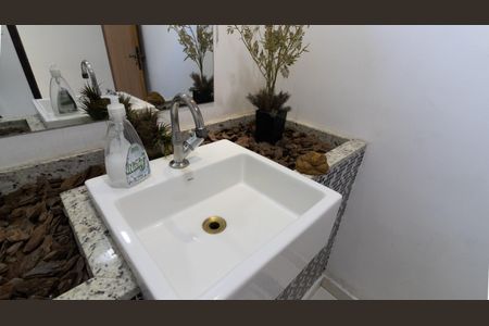 Casa à venda com 300m², 3 quartos e 2 vagas Casa à venda com 300m², 3 quartos e 2 vagasLavabo