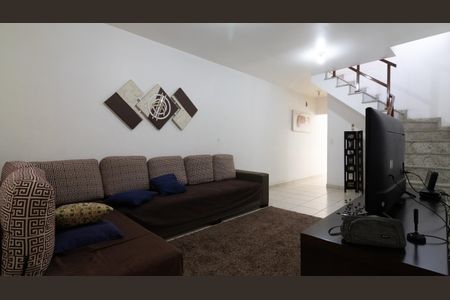 Casa à venda com 300m², 3 quartos e 2 vagas Casa à venda com 300m², 3 quartos e 2 vagasSala