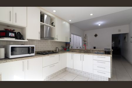 Casa à venda com 300m², 3 quartos e 2 vagas Casa à venda com 300m², 3 quartos e 2 vagasCozinha