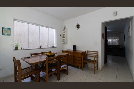 Casa à venda com 300m², 3 quartos e 2 vagas Casa à venda com 300m², 3 quartos e 2 vagasCozinha