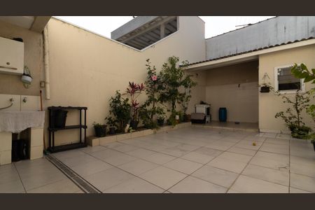 Casa à venda com 300m², 3 quartos e 2 vagas Casa à venda com 300m², 3 quartos e 2 vagasÁrea de Serviço