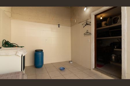 Casa à venda com 300m², 3 quartos e 2 vagas Casa à venda com 300m², 3 quartos e 2 vagasÁrea de Serviço