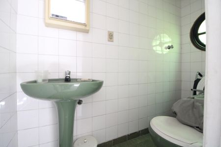 Casa à venda com 150m², 3 quartos e 2 vagasBanheiro Social 2