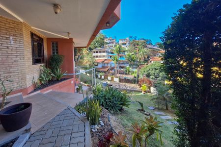 Casa de condomínio à venda com 280m², 4 quartos e 2 vagasQuintal